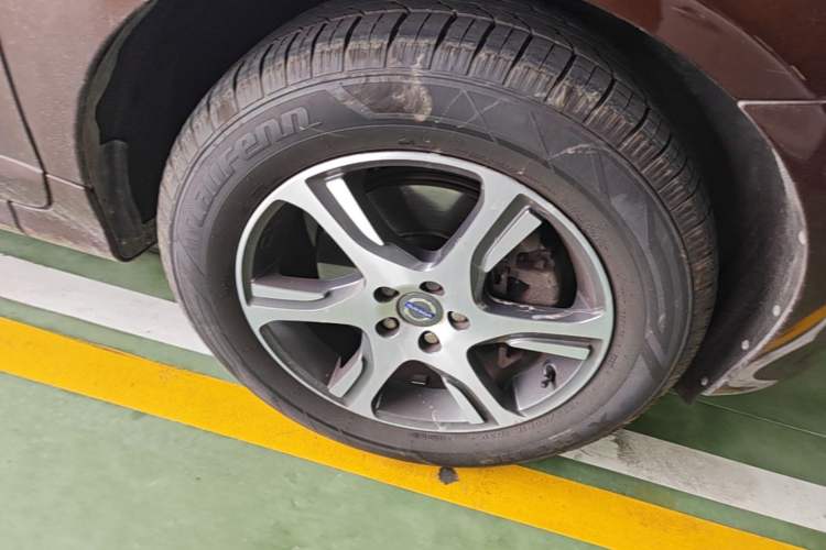 Used Volvo XC60 2014 T5 Zhiyi Edition Right Front Wheel Hub