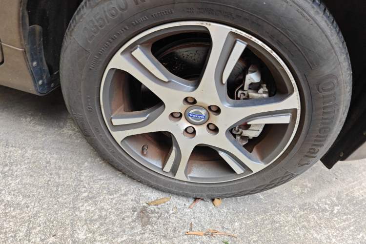 Used Volvo XC60 2014 Facelift T5 Zhiyi Edition Right Front Wheel Hub