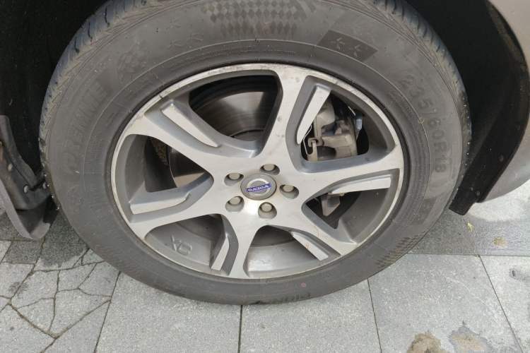Used Volvo XC60 2014 T5 Zhiyi Edition Right Front Wheel Hub