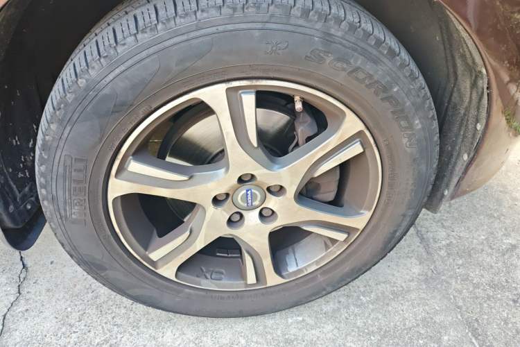 Used Volvo XC60 2014 T5 Zhiyi Edition Right Front Wheel Hub