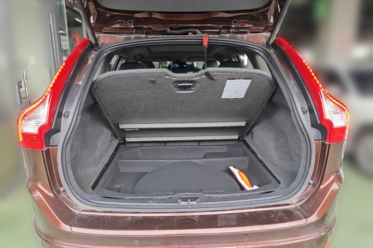 Used Volvo XC60 2014 T5 Zhiyi Edition Trunk