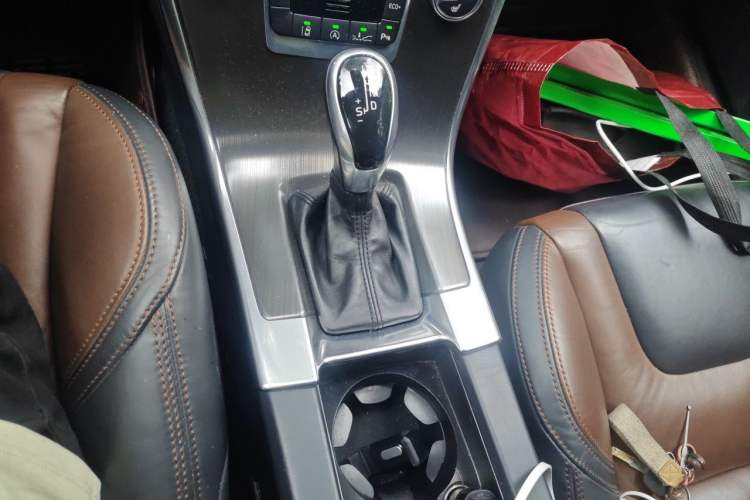 Used Volvo XC60 2014 Restyled T5 Zhiya Edition Gear Lever