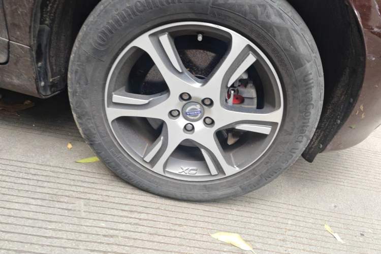 Used Volvo XC60 2014 Restyled T5 Zhiya Edition Right Front Wheel Hub