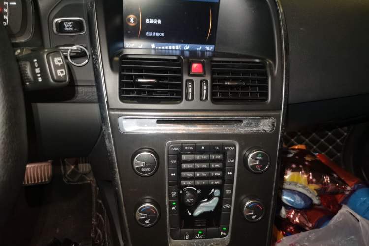 Used Volvo XC60 2014 T5 Zhiya Edition Audio And AC Panel