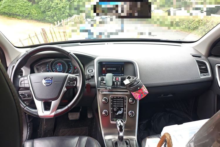 Used Volvo XC60 2014 T5 Zhiya Edition Center Console