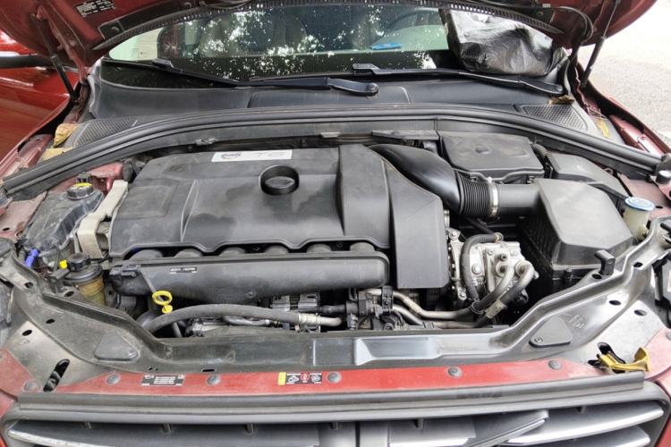 Used Volvo XC60 2014 T6 Zhiyi Edition Engine Bay