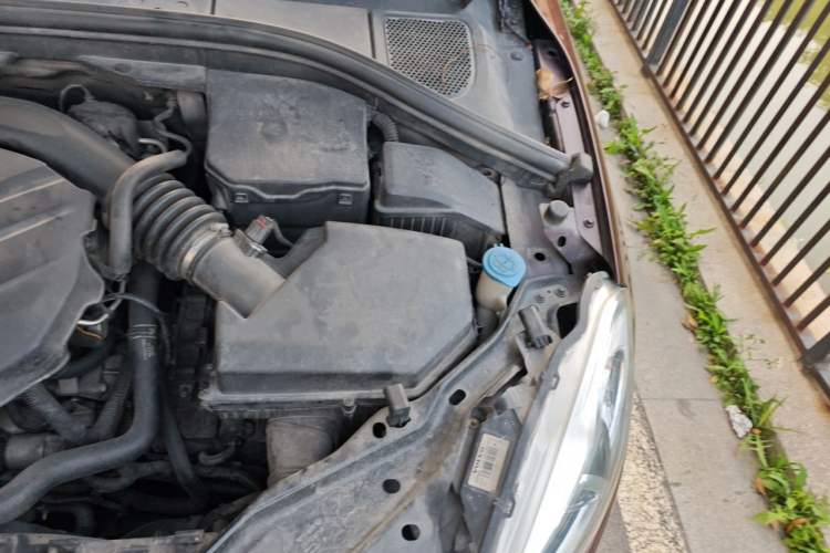 Used Volvo XC60 2014 T5 Zhiya Edition Engine Bay Left