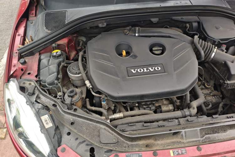 Used Volvo XC60 2014 T5 Zhiya Edition Engine Bay Right