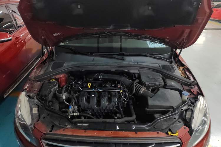 Used Volvo XC60 2014 T5 Zhiyi Edition Engine Bay