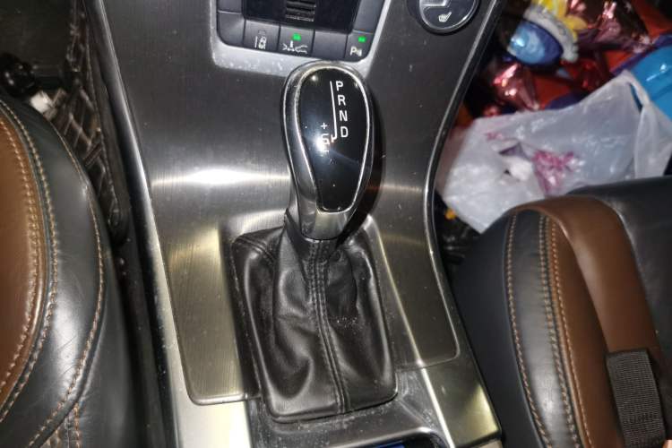 Used Volvo XC60 2014 T5 Zhiya Edition Gear Lever