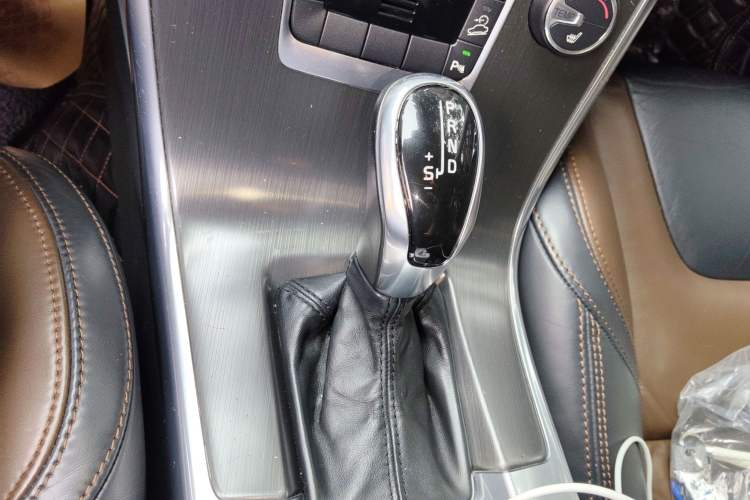 Used Volvo XC60 2014 T6 Zhiyi Edition Gear Lever