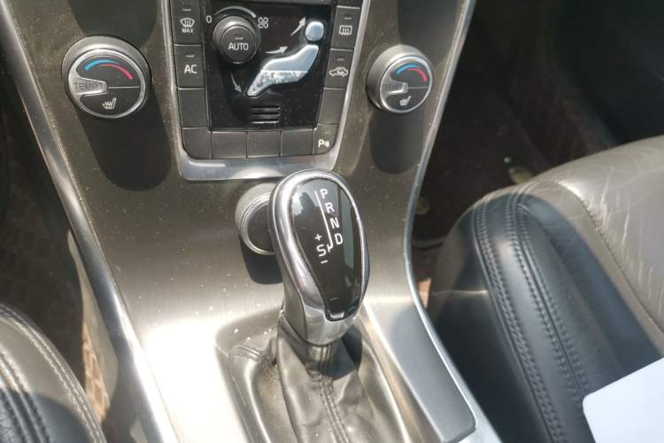 Used Volvo XC60 2014 T5 Zhiyi Edition Gear Lever