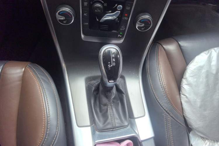 Used Volvo XC60 2014 T6 Zhiyi Edition Gear Lever