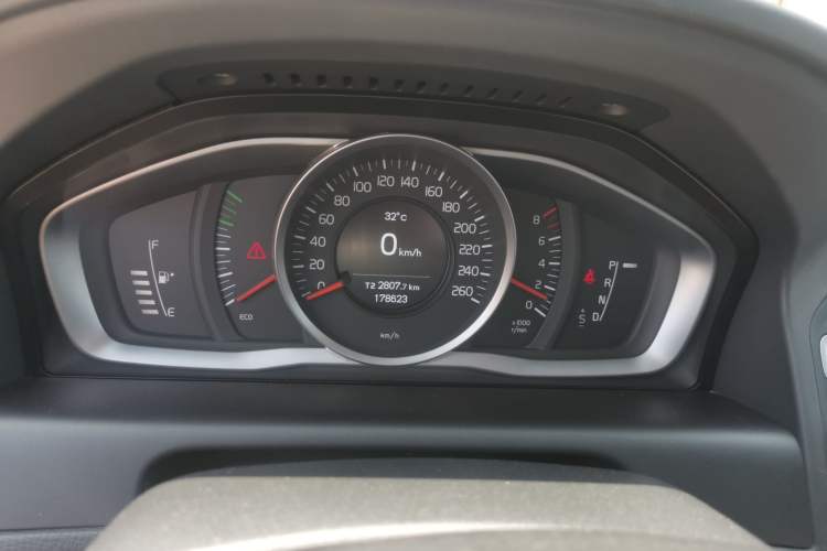 Used Volvo XC60 2014 T5 Zhiyi Edition Instrument Cluster