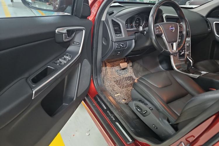 Used Volvo XC60 2014 T5 Zhiyi Edition Interior 2