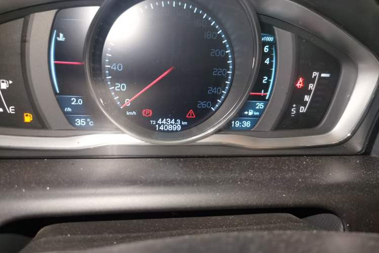 Used Volvo XC60 2014 T5 Zhiya Edition Odometer Close Up