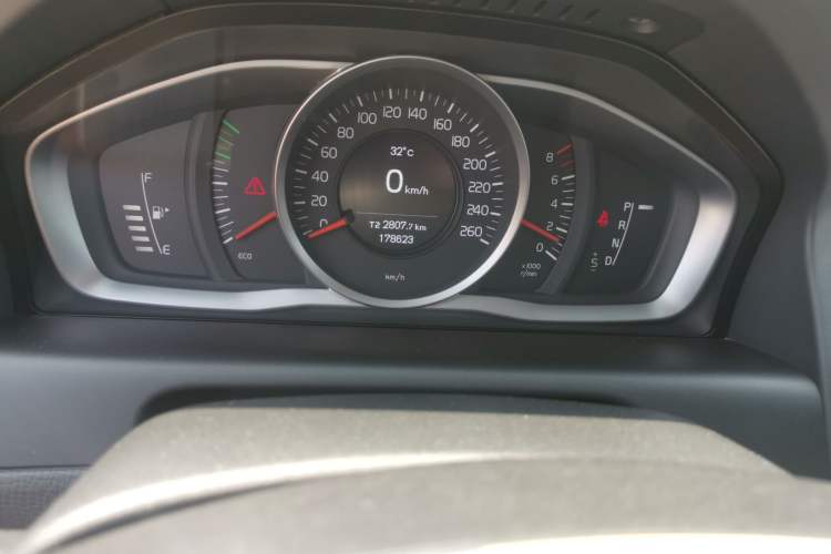 Used Volvo XC60 2014 T5 Zhiyi Edition Odometer Close Up