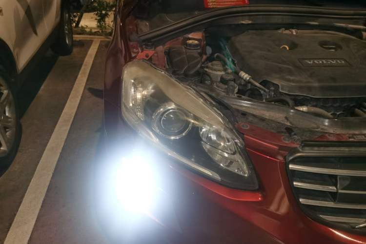 Used Volvo XC60 2014 T5 Zhiya Edition Right Front Headlight