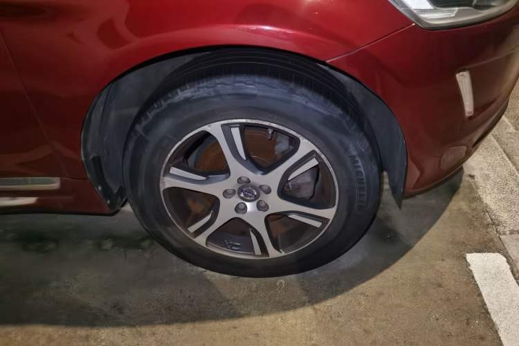 Used Volvo XC60 2014 T5 Zhiya Edition Right Front Wheel Hub