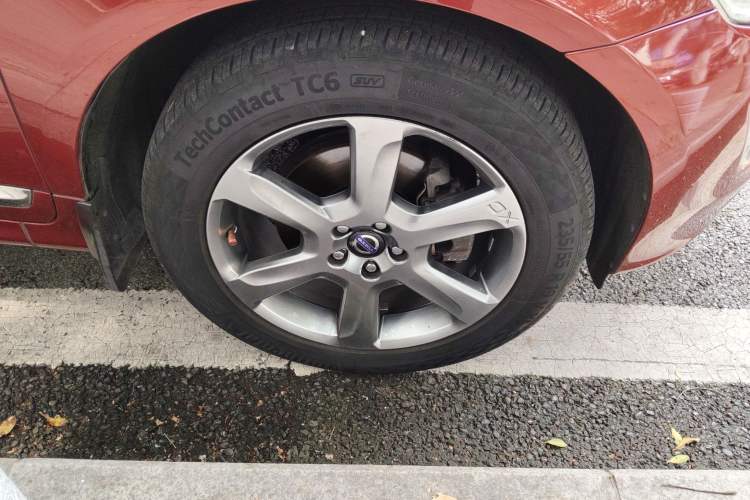 Used Volvo XC60 2014 T6 Zhiyi Edition Right Front Wheel Hub