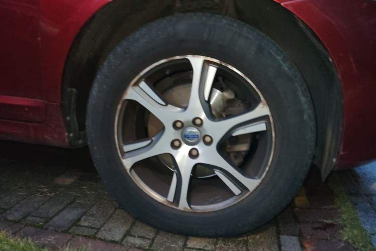 Used Volvo XC60 2014 T5 Zhiyi Edition Right Front Wheel Hub