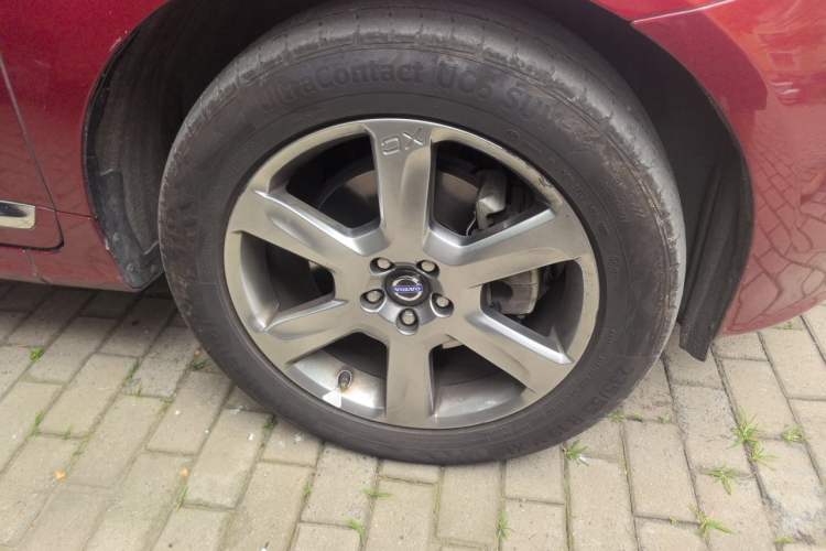 Used Volvo XC60 2014 T6 Zhiyi Edition Right Front Wheel Hub