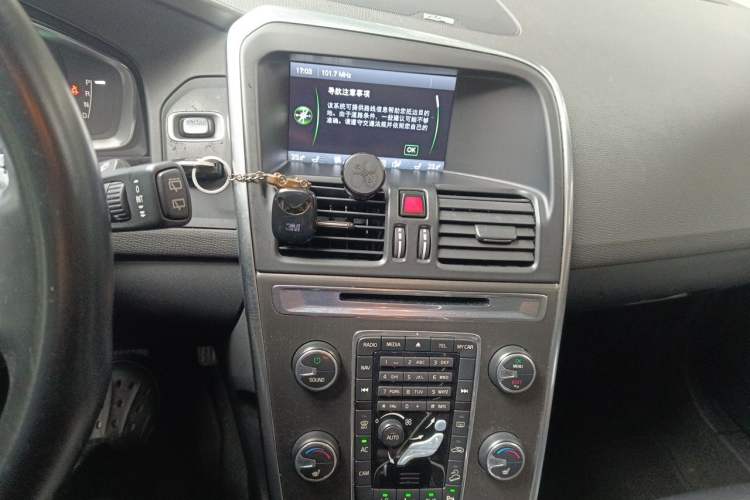 Used Volvo XC60 2014 T6 Zhiya Edition Audio And AC Panel