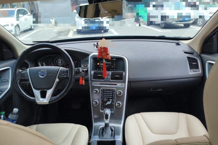 Used Volvo XC60 2014 T5 Zhiyi Edition Center Console