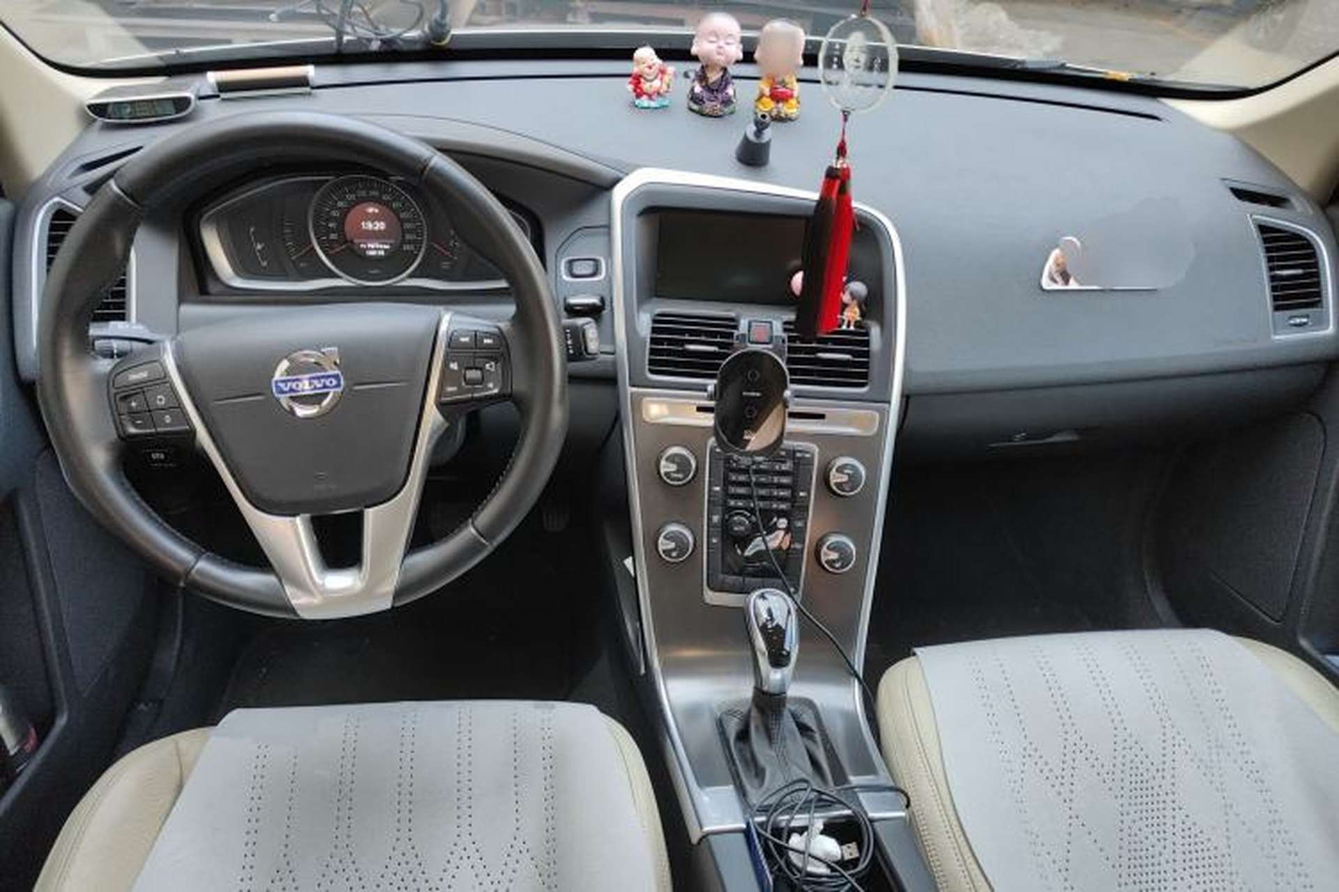 Used Volvo XC60 2014 T5 Zhiyi Edition Center Console