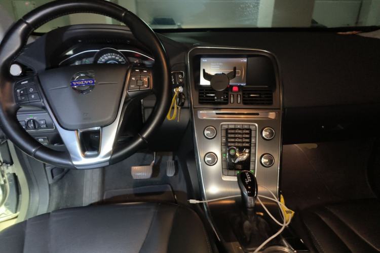 Used Volvo XC60 2014 Facelift T5 Zhiyi Edition Center Console