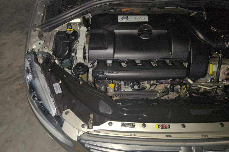 Used Volvo XC60 2014 T6 Zhiyi Edition Engine Bay Right