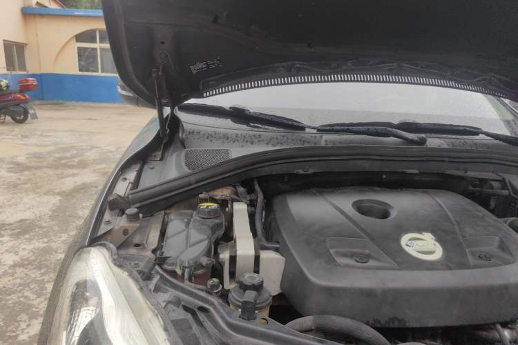 Used Volvo XC60 2014 Restyled T5 Zhiya Edition Engine Bay Right