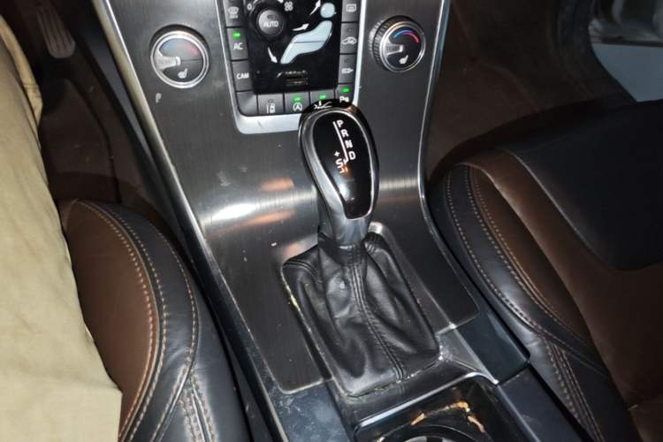 Used Volvo XC60 2014 Restyled T5 Zhiya Edition Gear Lever