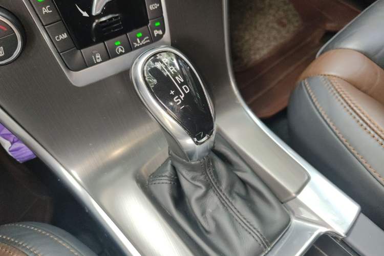 Used Volvo XC60 2014 Restyled T5 Zhiya Edition Gear Lever