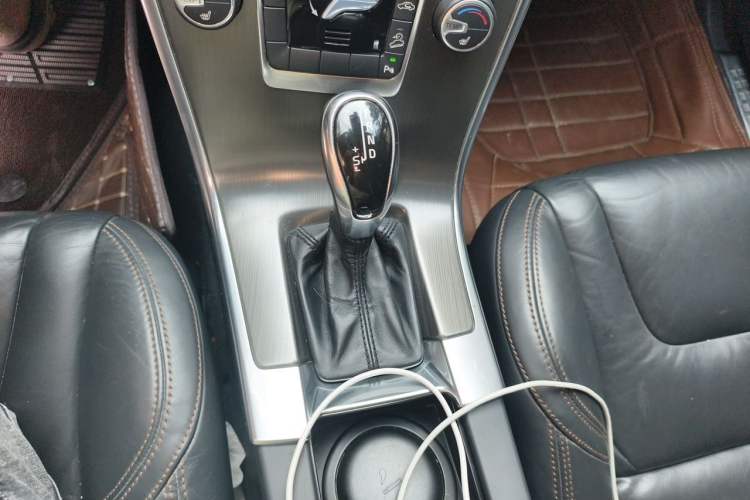 Used Volvo XC60 2014 T6 Zhiyi Edition Gear Lever
