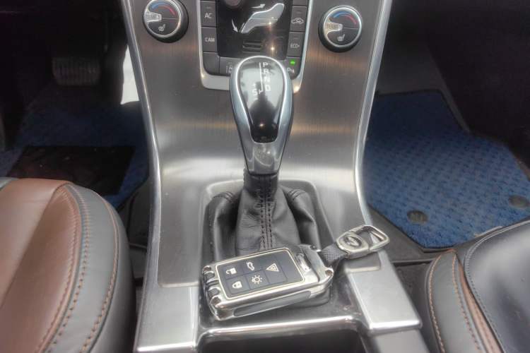 Used Volvo XC60 2014 Restyled T5 Zhiya Edition Gear Lever