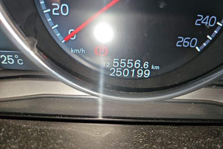 Used Volvo XC60 2014 Restyled T5 Zhiya Edition Odometer Close Up