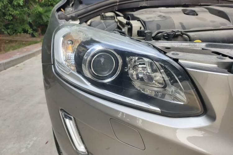 Used Volvo XC60 2014 T6 Zhiyi Edition Right Front Headlight