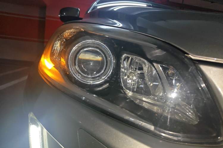 Used Volvo XC60 2014 T5 Zhiyi Edition Right Front Headlight