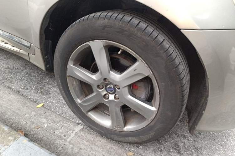 Used Volvo XC60 2014 T6 Zhiya Edition Right Front Wheel Hub
