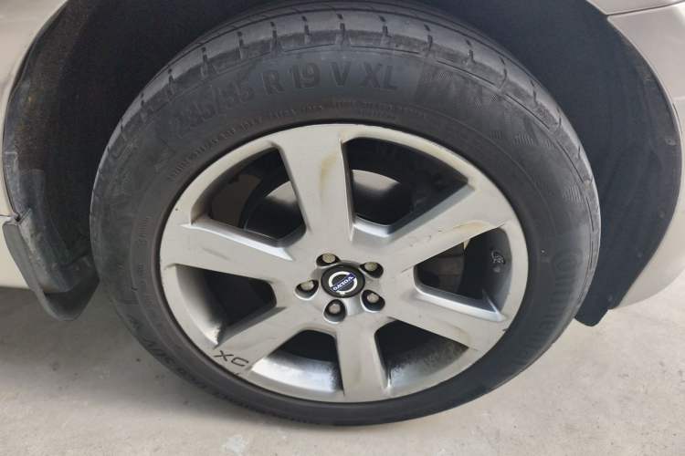 Used Volvo XC60 2014 T6 Zhiyi Edition Right Front Wheel Hub