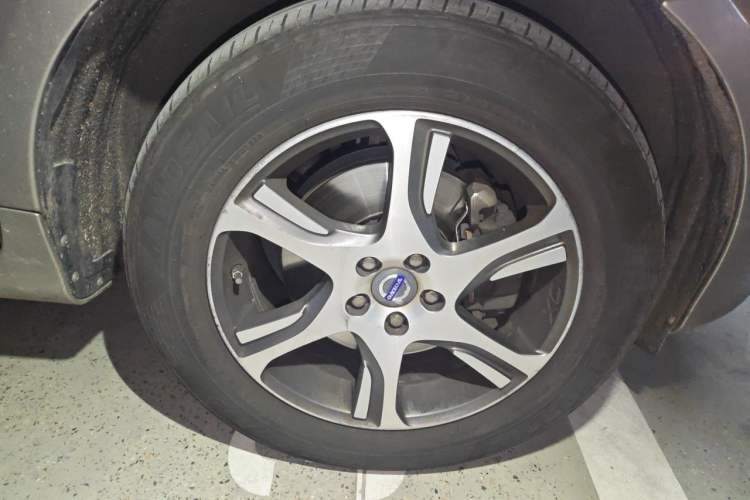Used Volvo XC60 2014 T5 Zhiyi Edition Right Front Wheel Hub