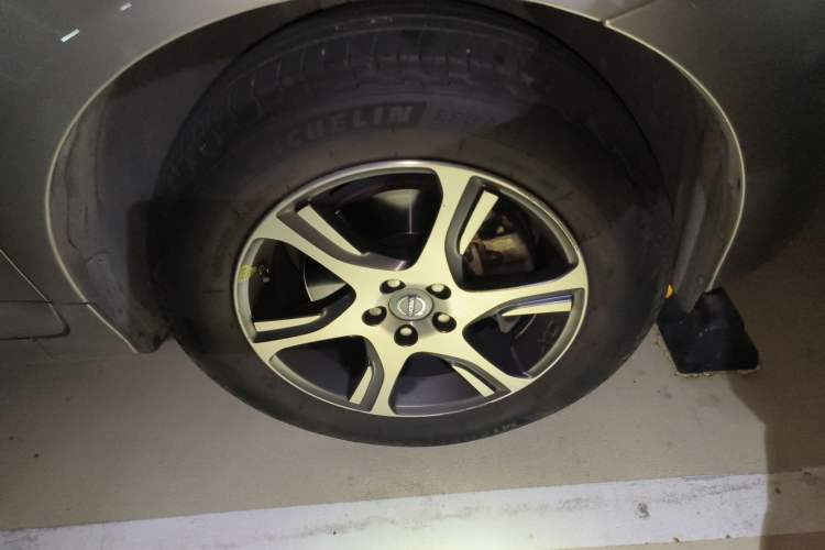 Used Volvo XC60 2014 Facelift T5 Zhiyi Edition Right Front Wheel Hub