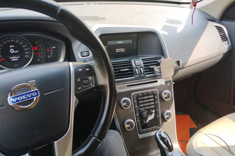 Used Volvo XC60 2014 T5 Zhiyi Edition Audio And AC Panel