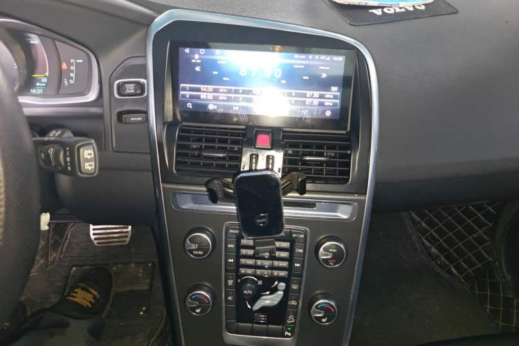 Used Volvo XC60 2014 T6 Zhiyi Edition Audio And AC Panel