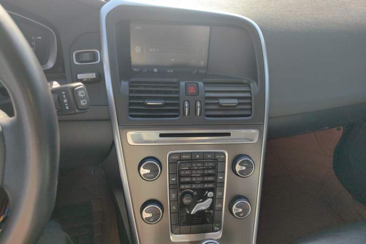 Used Volvo XC60 2014 T5 Zhiyi Edition Audio And AC Panel