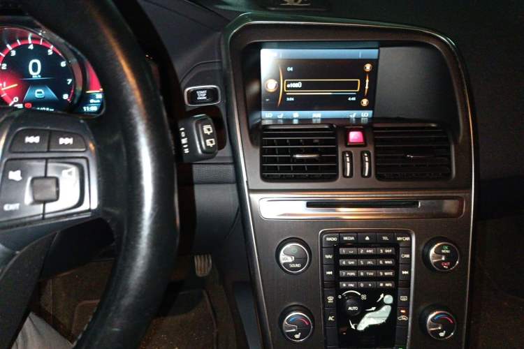 Used Volvo XC60 2014 T5 Zhiya Edition Audio And AC Panel