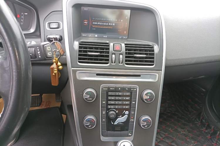 Used Volvo XC60 2014 T5 Zhiyi Edition Audio And AC Panel