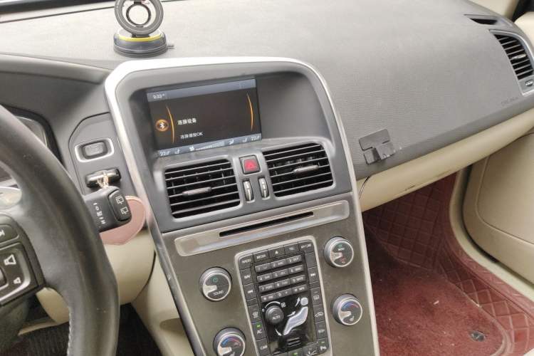 Used Volvo XC60  Audio And AC Panel