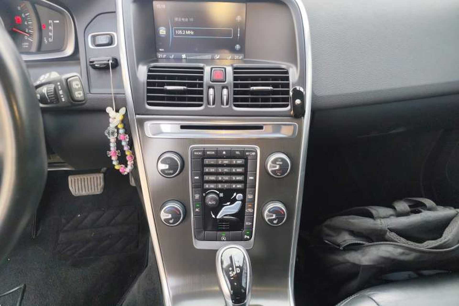 Used Volvo XC60 2014 Facelift T5 Zhiyi Edition Audio And AC Panel